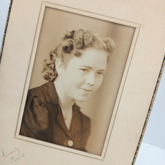 Lot of 3 Vintage 1930s-40s Portrait Photos Women Wenatchee WA Studios Framed - Picture 10 of 16